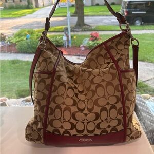 🌟 Y2K Coach Signature Hobo Shoulder Bag – Burgundy Leather Trim 🌟
